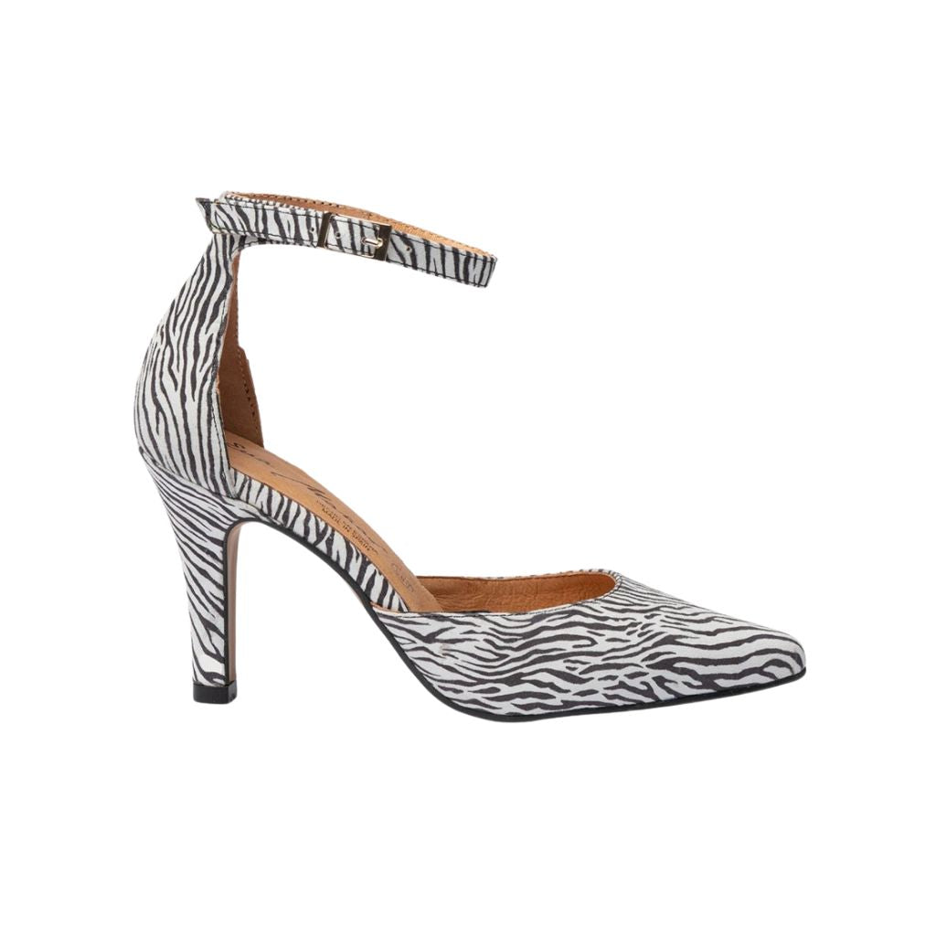 Zapato de Salón con pulsera Cebra